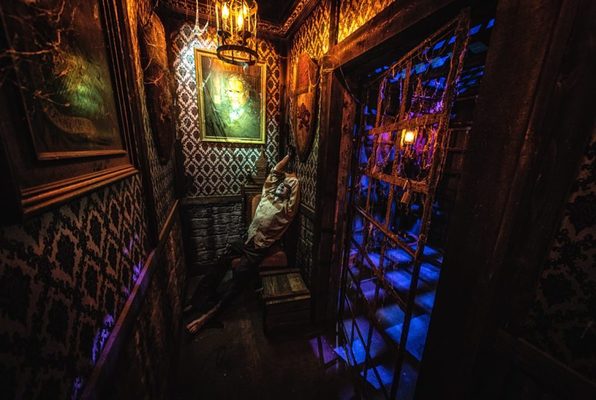Dracula Escape (St. Louis Escape) Escape Room
