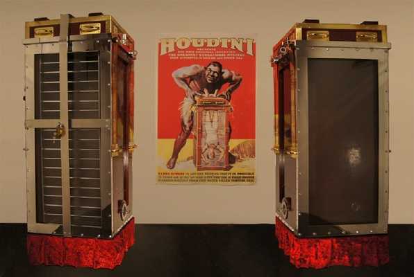 Houdini's Magic Cell (Mystery Room) Escape Room