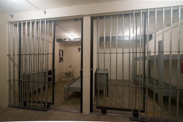 Prison (PanIQ Room ) Escape Room